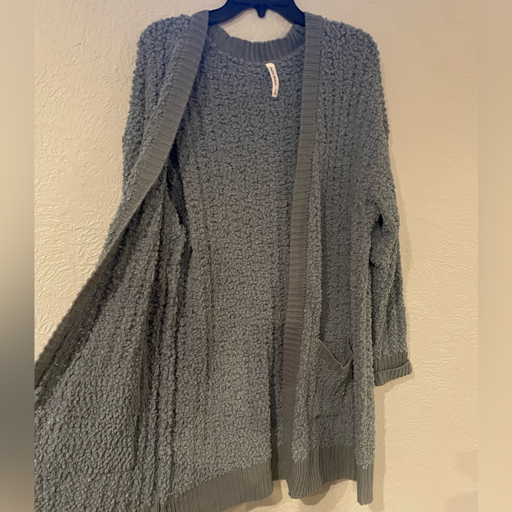 Cardigan - Picture 6 of 9